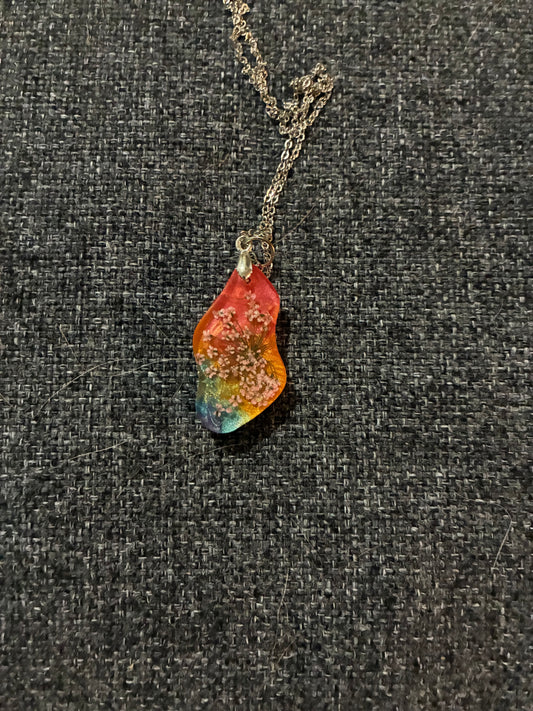 Rainbow pink flower necklace